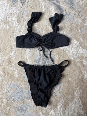NWOT Dippin Daisy Luna Top and Gisele Cheeky Swim Bottom Black Rib